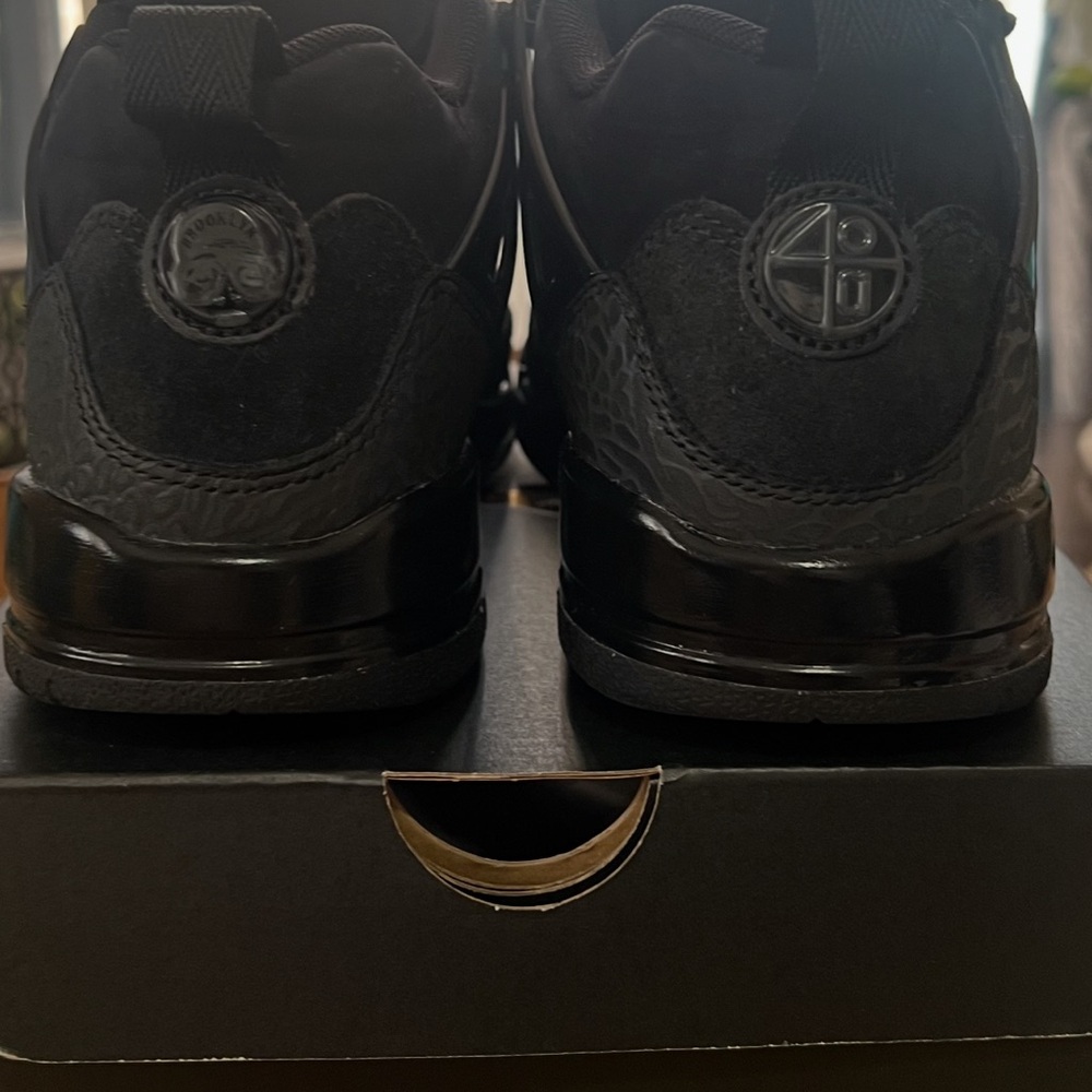 Jordan Big Kids' Spizike Low All-Black Sneakers - Picture 5 of 13